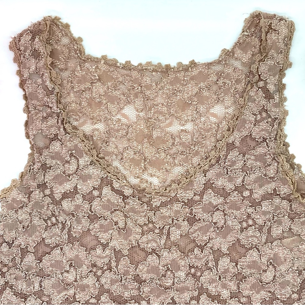 Vintage Lace Crop Top (FREE with BUNDLE) - Picture 2 of 12